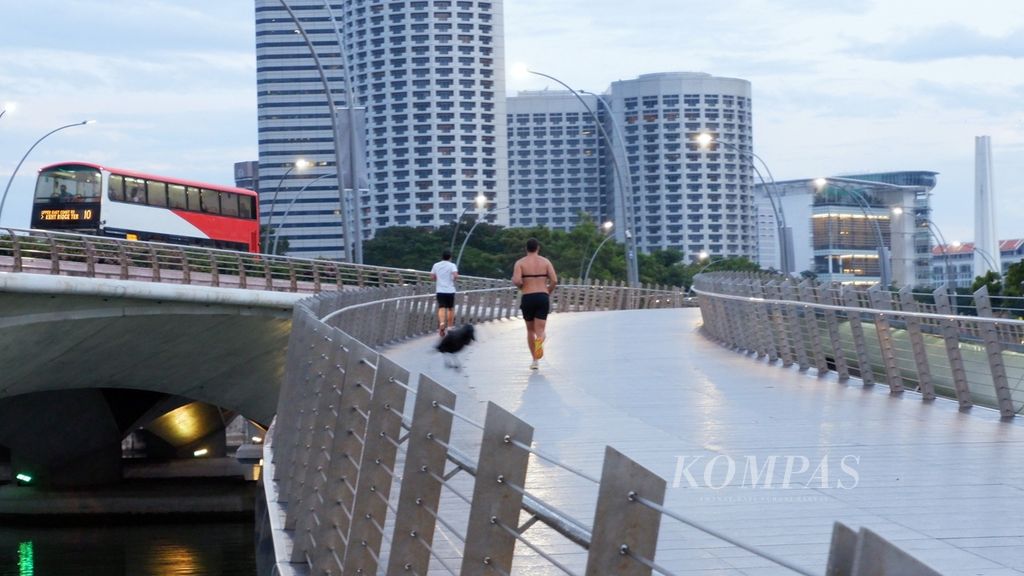 Sports activities, where there were also crows, took place in the Taman Merlion area in Singapore on Friday (4/11/2022).