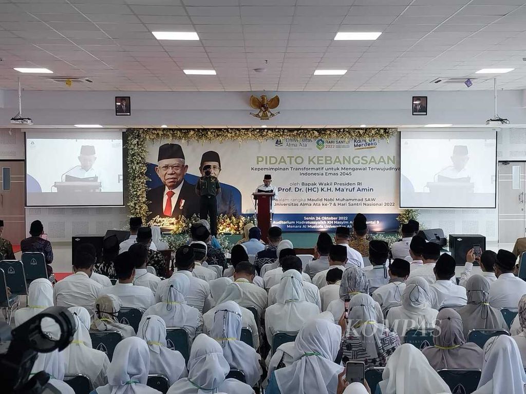 Wakil Presiden Ma'ruf Amin saat menyampaikan pidato kebangsaan bertajuk “Kepemimpinan Transformatif untuk Mengawal Terwujudnya Indonesia Emas 2045” di Universitas Alma Ata, Yogyakarta, Senin (24/10/2022).
