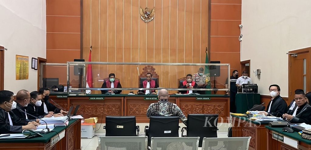 Sidang pemeriksaan saksi untuk terdakwa Irjen Teddy Minahasa di Pengadilan Negeri Jakarta Barat, Senin (27/2/2023).