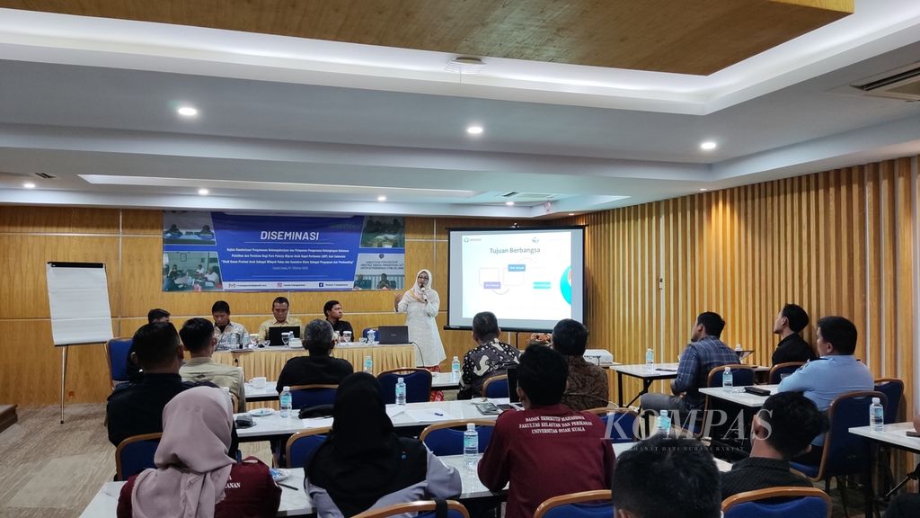 Diseminasi ”Kajian pengawasan ketenagakerjaan dan pelayanan dokumen pelatihan dan perizinan bagi pekerja migran awak kapal perikanan”, Senin (31/10/2022). Kajian tersebut dilakukan oleh Rumoh Transparansi di Provinsi Aceh dan Sumatera Utara.