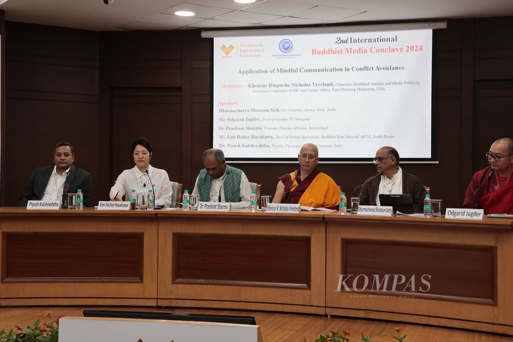 Salah satu panel dalam International Buddhist Media Conclave 2024 di New Delhi, India, Rabu (11/9/2024), membahas komunikasi berkesadaran untuk menghindari konflik. 