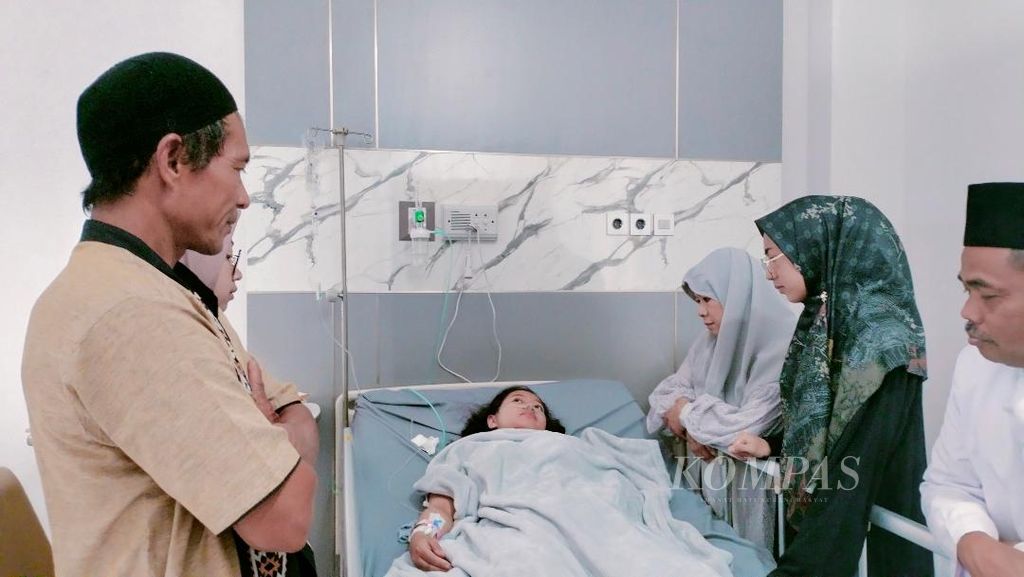 Salah satu korban kecelakaan di <i>exit </i>tol Bawen masih menjalani perawatan di RS At Tin di Bawen, Kabupaten Semarang, Minggu (24/9/2023).
