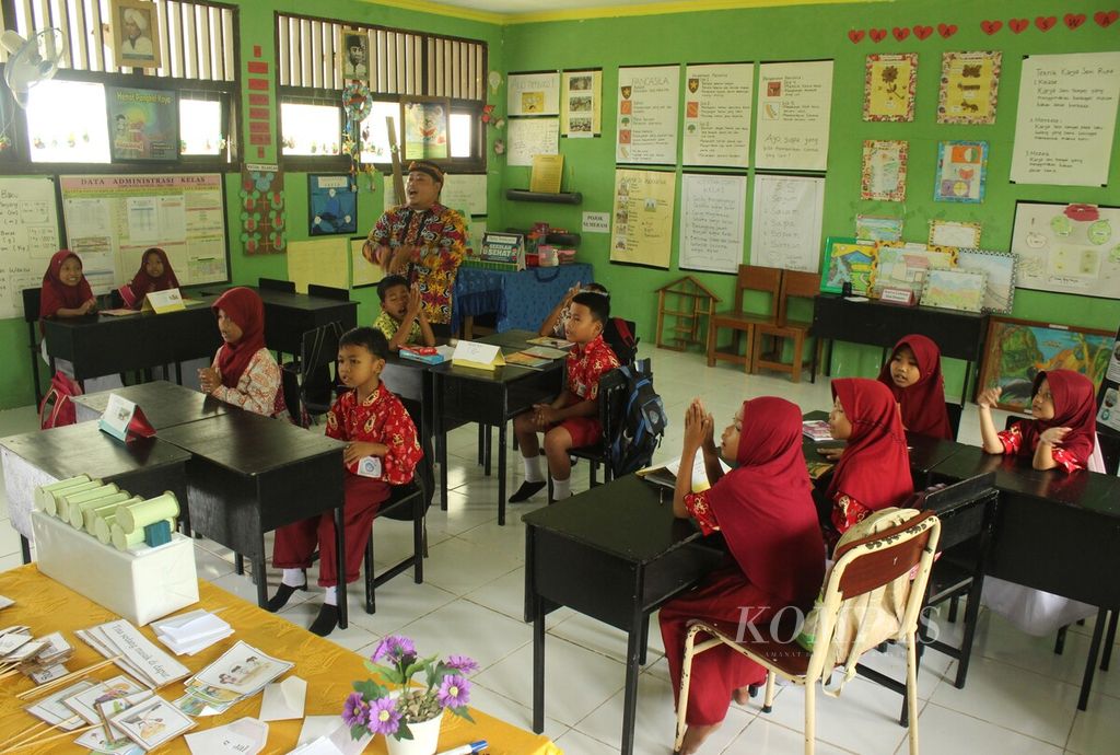Suasana pembelajaran di kelas II Sekolah Dasar Negeri 026 Tanjung Selor, Kabupaten Bulungan, Kalimantan Utara, Kamis (13/4/2023). Sekolah itu menerapkan pembelajaran berdiferensiasi.