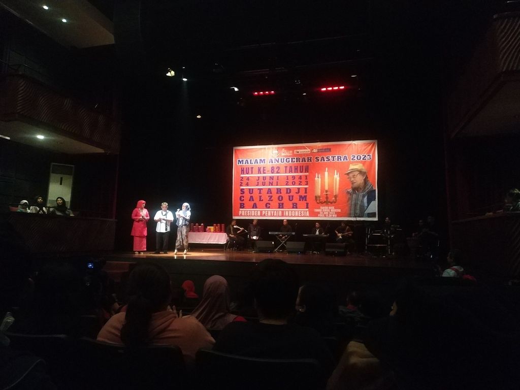 Pembukaan acara Malam Anugerah Sastra 2023 di Teater Kecil, Taman Ismail Marzuki, Jakarta Pusat, Sabtu (24/6/2023).
