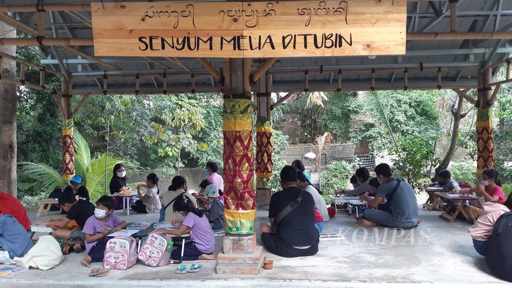 Tukad Bindu dan taman di sekitar Tukad Bindu, Desa Kesiman, Kecamatan Denpasar Timur, Kota Denpasar, juga menjadi tempat beraktivitas warga. Minggu (31/7/2022), obyek wisata Tukad Bindu diramaikan dengan kegiatan warga.
