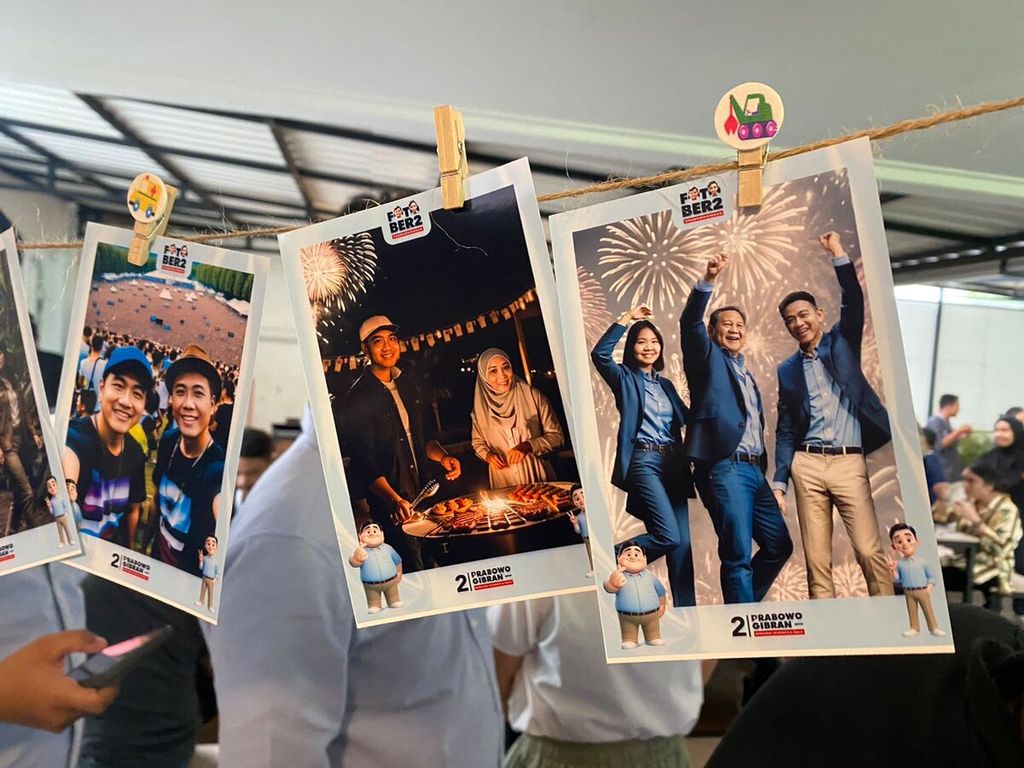 Beberapa contoh foto dari aplikasi foto berbasis AI, Fotober2.ai. Peluncuran aplikasi Fotober2.ai untuk mendukung calon presiden dan wakil presiden Prabowo Subianto dan Gibran Rakabuming Raka dilakukan di Jakarta, Selasa (2/1/2024).