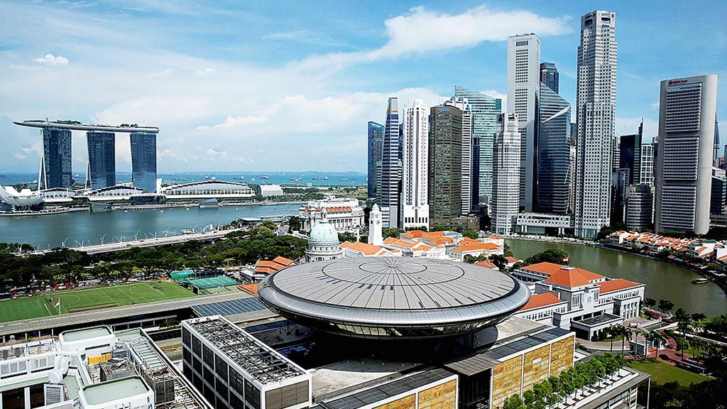 Pemandangan  Marina Bay Sands serta pusat bisnis Singapura, 27 Mei 2016