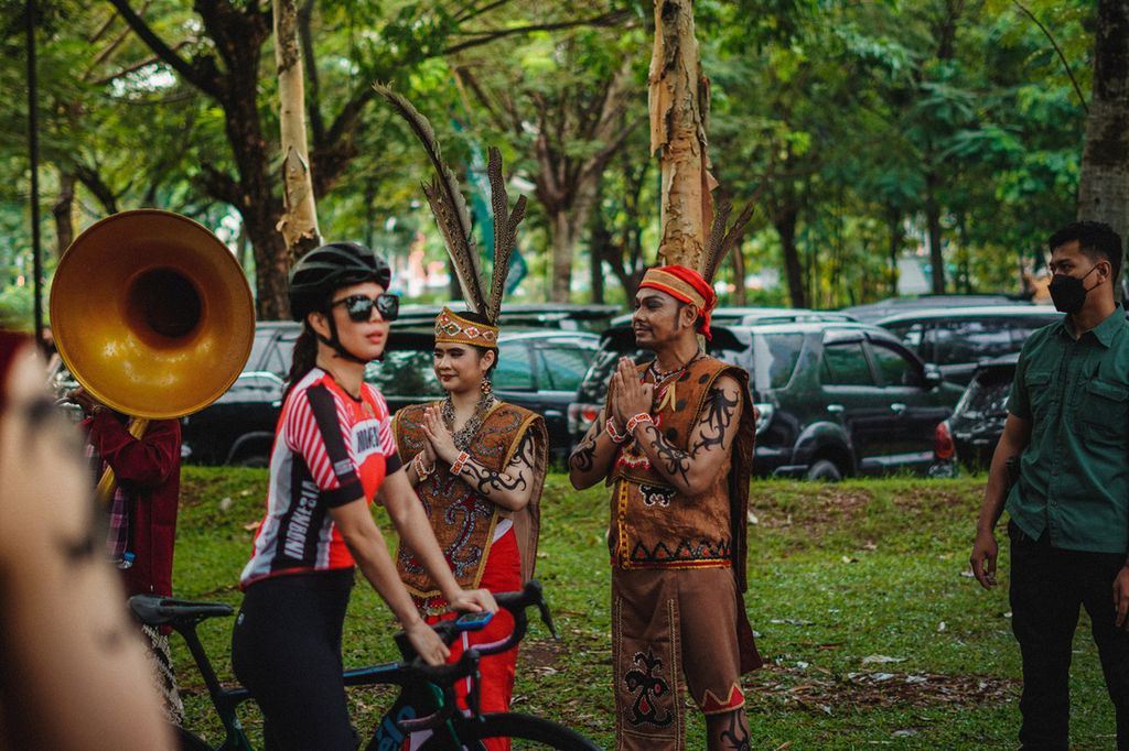 Salah satu kesiapan Pemprov Kalteng dalam menyambut Union Cycliste Internationale Mountain Bike World Cup yang bakal diadakan di Kota Palangkaraya pada Agustus nanti melibatkan semua komunitas sepeda di Kalimantan Tengah.