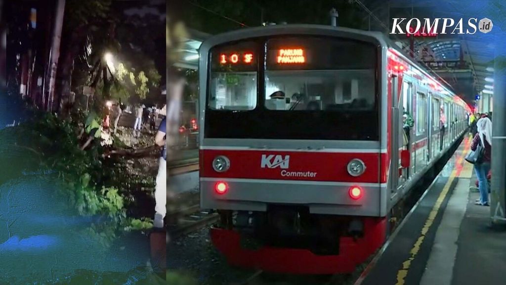 Ratusan penumpang tertahan di sejumlah stasiun akibat dari gangguan perjalanan KRL yang disebabkan tumbangnya beberapa pohon di sisi rel, Kamis (1/3/2024).