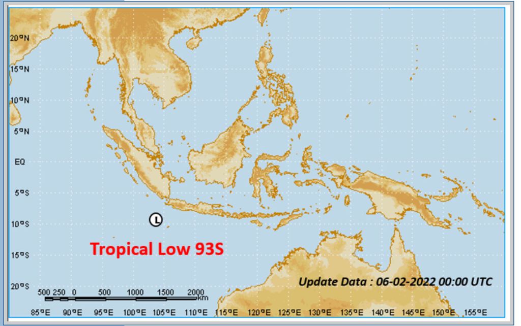 Bibit siklon tropis 93S tumbuh di Samudra Hindia selatan-barat daya Banten pada Senin (7/2/2022). 