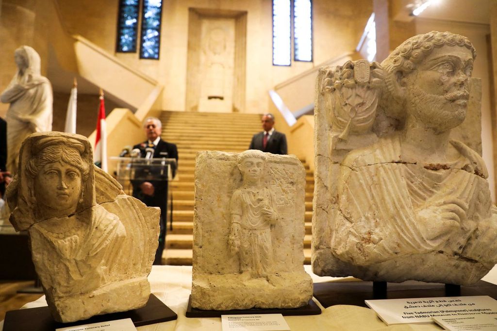 Lima artefak dari abad ke-2 dan ke-3 SM milik Suriah kembali ke negara asalnya. Pengembalian ini dilakukan kolektor salah satu lembaga privat Lebanon ke Suriah pada Kamis (20/1/2022) di Museum Nasional Lebanon, Beirut.