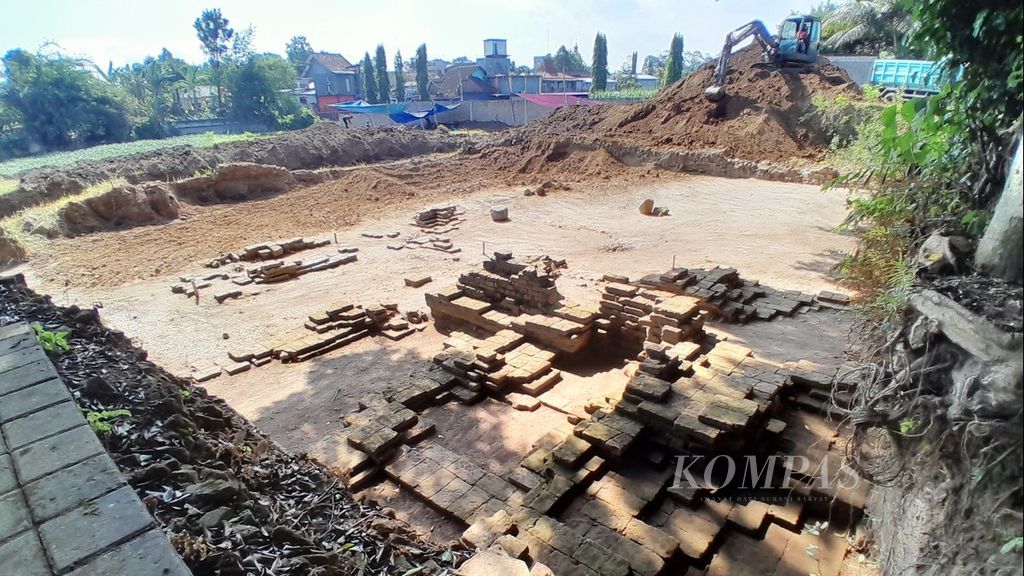 Kawasan Situs Gedog di Kelurahan Gedog, Kecamatan Sananwetan, Kota Blitar, Jawa Timur, saat dilakukan ekskavasi kesembilan, Rabu (21/6/2023), oleh Tim Arkeolog Balai Pelestarian Kebudayaan Wilayah XI.
