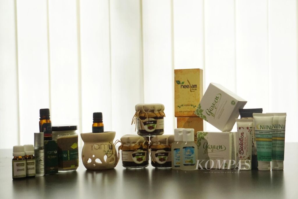 Unsyiah baru saja meluncurkan delapan produk berbahan baku minyak nilam. Pada 2019, Kementerian Riset, Teknologi, dan Pendidikan Tinggi telah ditetapkan Pusat Riset Atsiri Unsyiah sebagai Pusat Unggulan Iptek (PUI) Nilam di Indonesia.