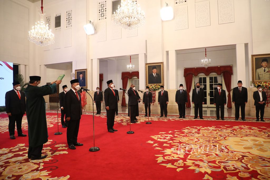 Pelantikan menteri dan wakil menteri di Istana Negara, Jakarta, Rabu (15/6/2022). 
