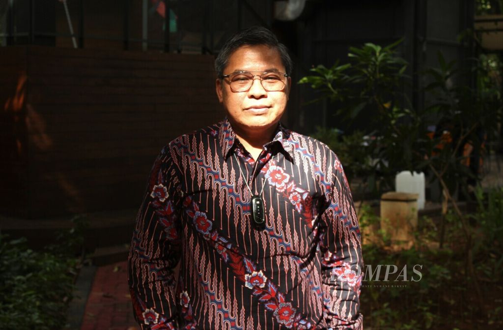 Wakil Menteri Lingkungan Hidup dan Kehutanan Alue Dohong di Kantor KLHK, DKI Jakarta, Jumat (7/1/2022).