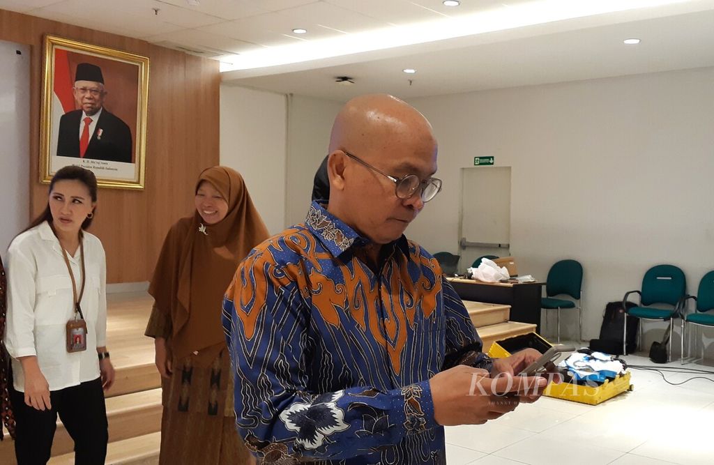 Pegiat literasi yang juga penasihat Good News From Indonesia (GNFI), Maman Suherman, menjadi narasumber dalam "Bincang Literasi: Kini dan Nanti" di Perpustakaan Nasional, Jakarta, Senin (11/12/2023). 