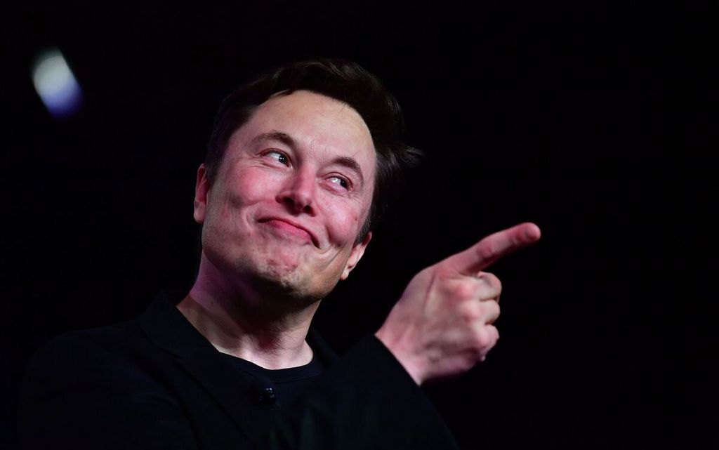 Foto bertanggal 14 Maret 2019 ini memperlihatkan CEO Tesla Elon Musk saat berpidato dalam meluncurkan model baru mobil Tesla, Model Y, di Hawthorne, California, AS. 