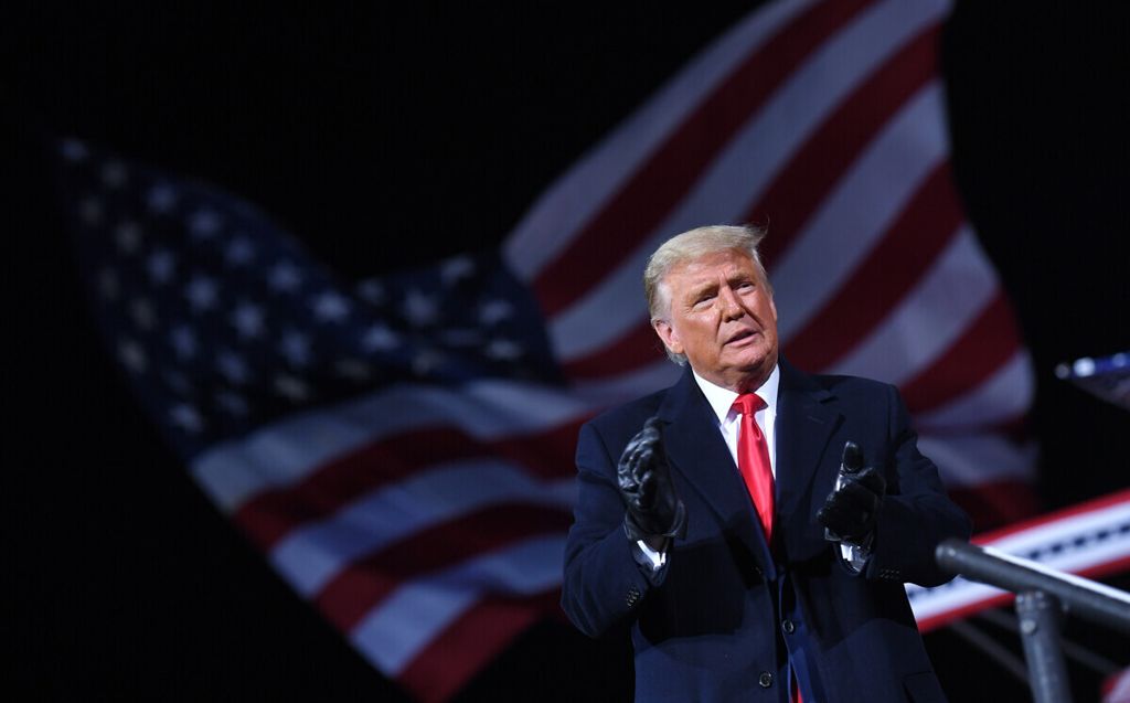 Presiden Donald Trump dalam kampanye di Montoursville, Pennsylvania, AS, Sabtu (31/10/2020).
