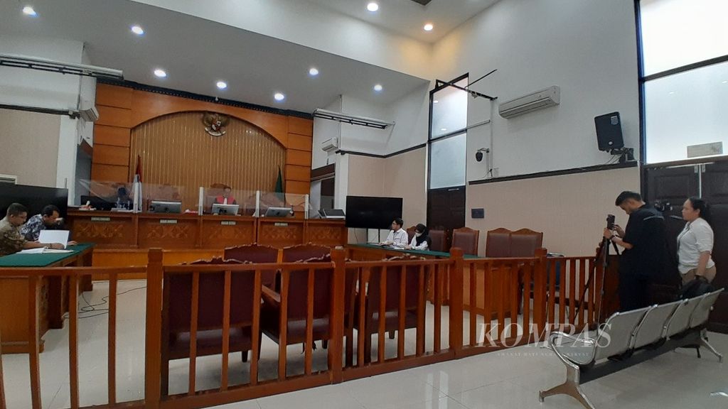 Sidang dengan agenda kesimpulan kasus praperadilan dengan pemohon mantan Wakil Menteri Hukum dan Hak Asasi Manusia Edward OS Hiariej di Pengadilan Negeri Jakarta Selatan, Senin (29/1/2024)