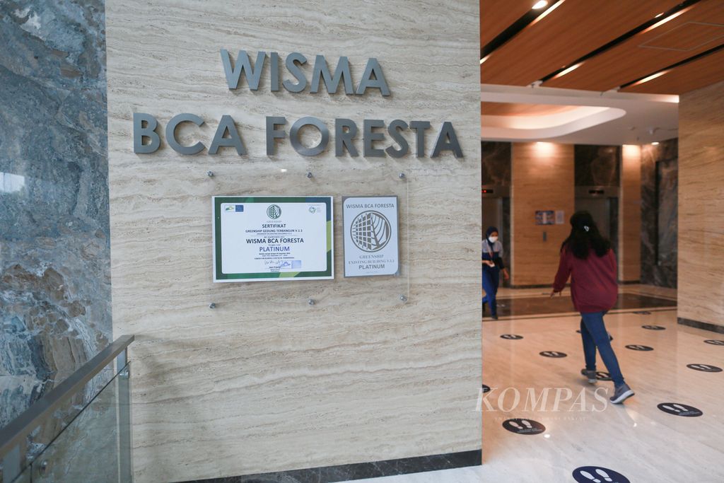 Sertifikasi Greenship Platinum dari Green Building Council Indonesia (GBCI) di Wisma BCA Foresta, BSD, Tangerang, Banten, Kamis (16/6/2022). 