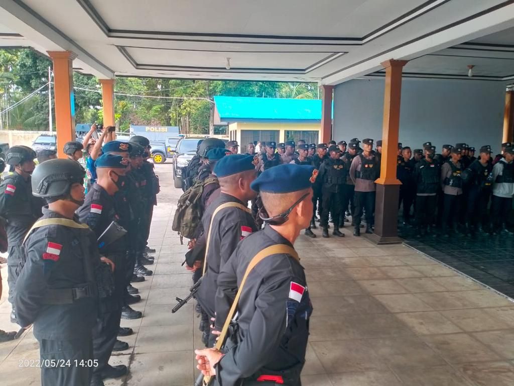 Personel Brimob Polda Papua yang diterjunkan untuk pengamanan Kabupaten Dogiyai pada Selasa (24/5/2022).