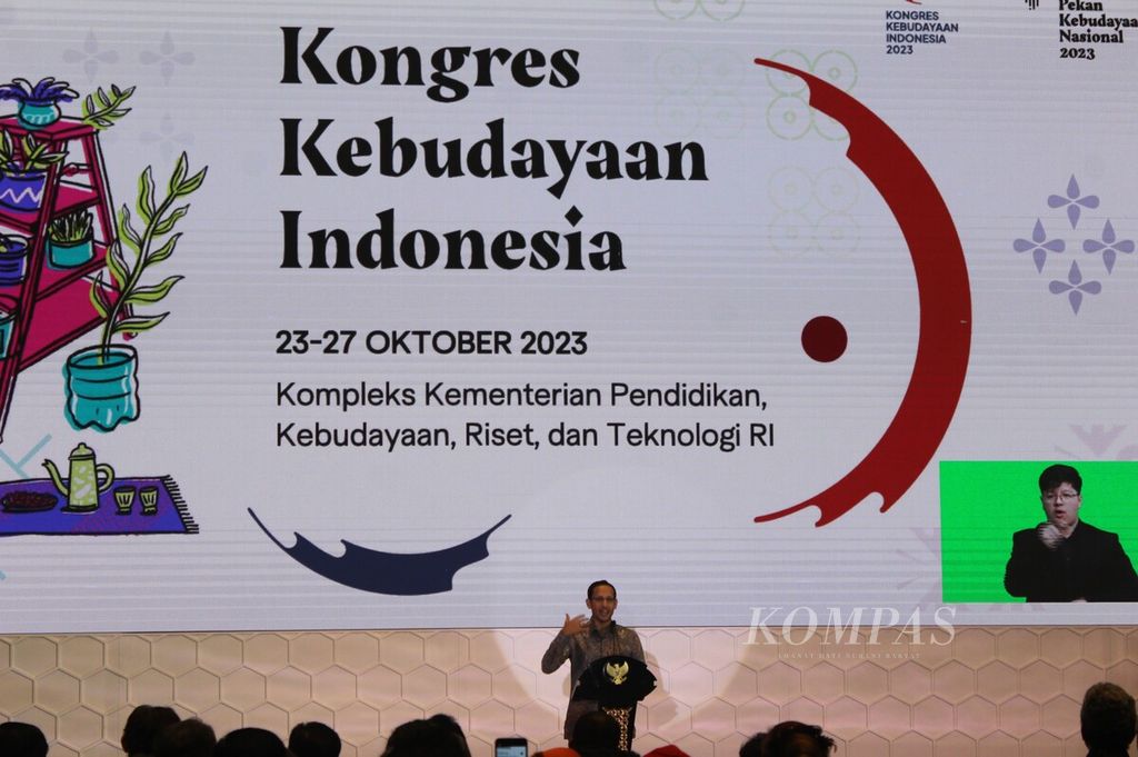 Menteri Pendidikan, Kebudayaan, Riset, dan Teknologi Nadiem Anwar Makarim membuka Kongres Kebudayaan Indonesia (KKI) 2023 di Jakarta, Senin (23/10/2023). Kongres lima tahunan ini berlangsung pada 23-27 Oktober 2023 di Kompleks Kemendikbudristek.