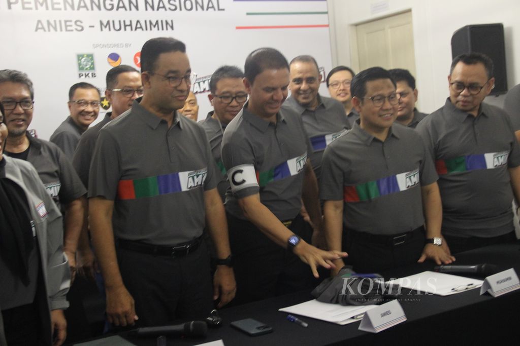 Bakal calon presiden Anies Baswedan dan bakal calon wakil presiden Muhaimin Iskandar dari Koalisi Perubahan akhirnya mengumumkan susunan Tim Pemenangan Nasional Amin pada Selasa (14/11/2023), di Jakarta.