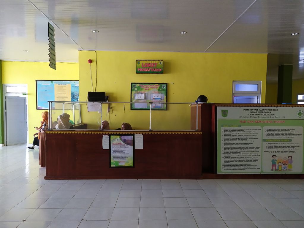 Ruang penerimaan pasien di Puskesmas Soromandi, Kabupaten Bima, Nusa Tenggara Barat, Kamis (22/6/2023). Puskesmas ini hanya memiliki satu dokter umum untuk melayani warga tujuh desa. 