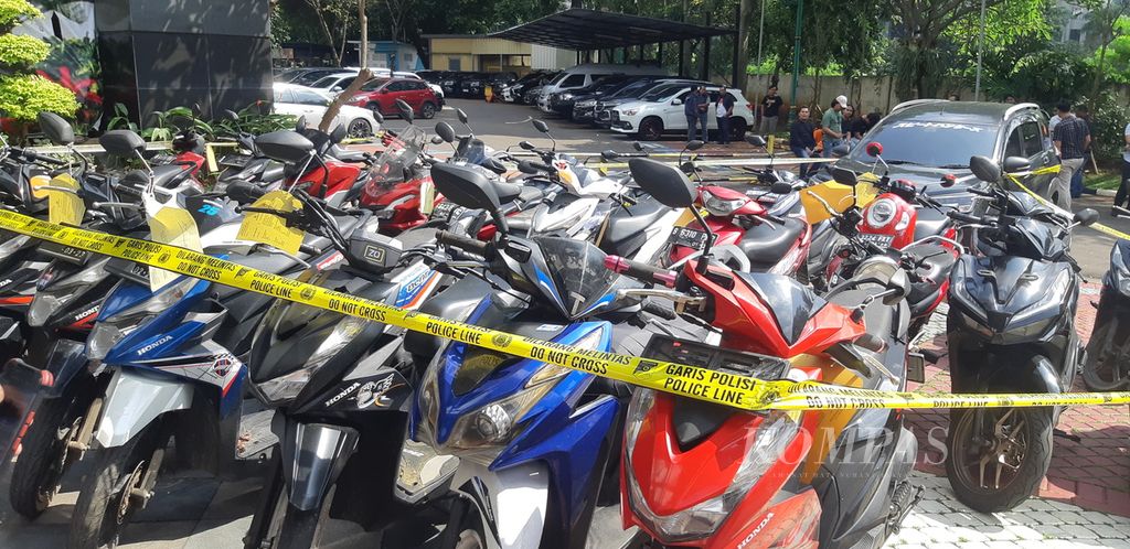 Motor dari kasus pencurian kendaraan bermotor di wilayah Jakarta dan sekitarnya sejak Januari 2023, di Markas Polda Metro Jaya, Jakarta, Kamis (16/3/2023).