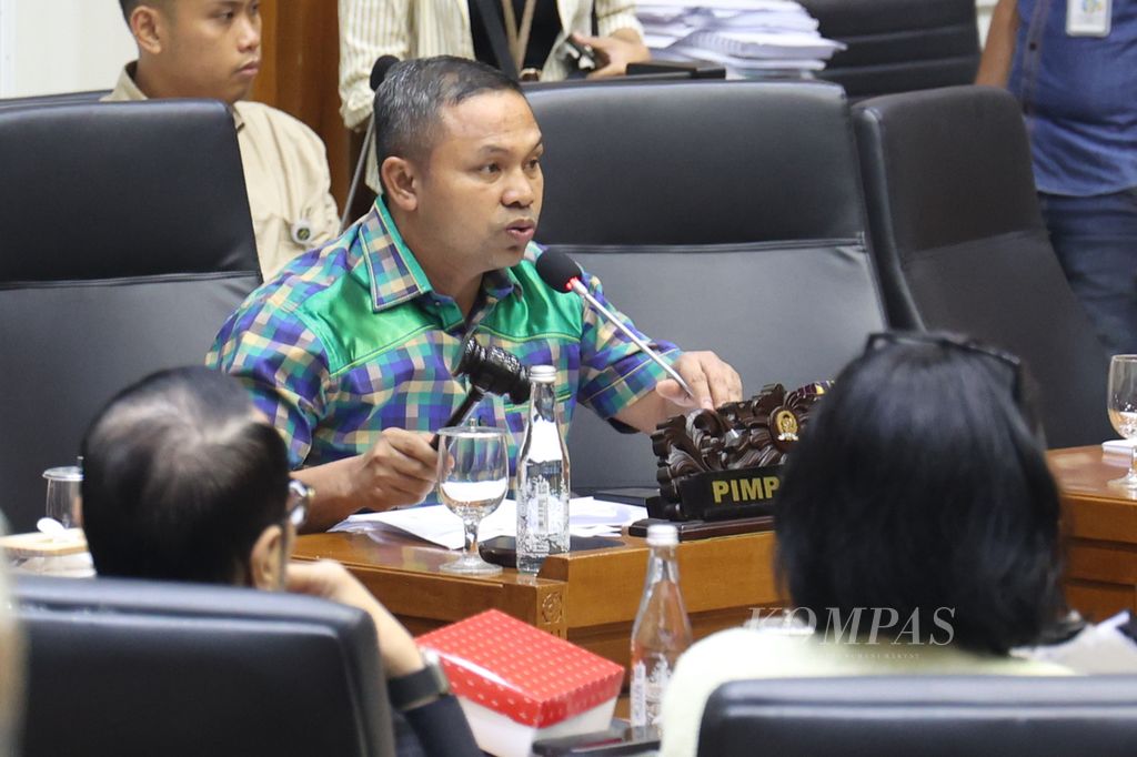 Wakil Ketua Baleg DPR Achmad Baidowi memimpin rapat pembahasan RUU Pilkada di Kompleks Parlemen, Senayan Jakarta, Rabu (21/8/2024). Pascakeputusan MK tentang UU Pilkada, Baleg DPR melakukan pembahasan kilat RUU Pilkada. Tidak ada satu pun anggota Baleg DPR yang menolak rencana pembahasan kilat revisi UU Pilkada tersebut. 