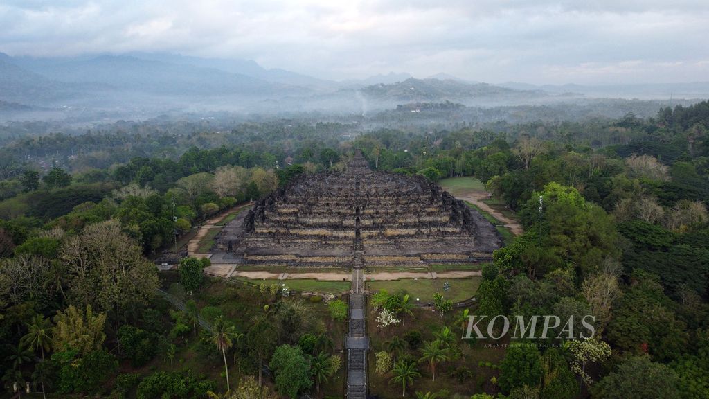Candi Borobudur di Kabupaten Magelang, Jawa Tengah, Minggu (19/11/2023). 