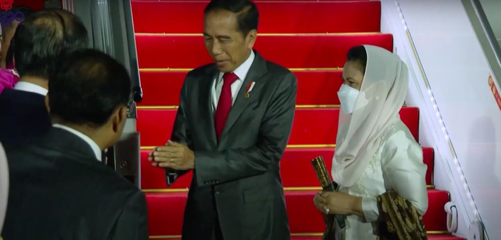 Presiden Joko Widodo tiba di Phnom Penh, Kamboja, Rabu (9/11/2022).