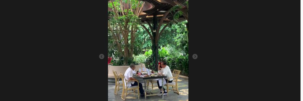 Sekitar pukul 12.00, Minggu (7/1/2024), Ketua Umum Partai Amanat Nasional (PAN) Zulkifli Hasan menemani makan siang bersama Presiden Jokowi di Medja Restaurant, Bogor. Keduanya mengenakan pakaian kasual berwarna putih.