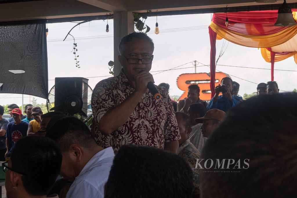 Direktur Pengamanan Aset BP Batam Mochamad Badrus saat menghadiri sosialisasi Rempang Eco City di Pulau Rempang, Kota Batam, Kepulauan Riau, Jumat (21/7/2023).
