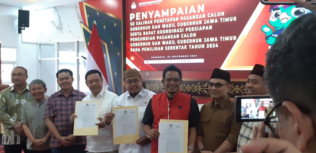 KPU Provinsi Jawa Timur menetapkan Khofifah-Emil, Risma-Zahlul Azhar Asumta, dan Luluk-Lukmanul Khakim sebagai pasangan calon gubernur dan wakil gubernur Jatim 2024, Minggu (22/9/2024). 