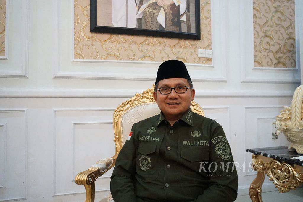 Wali Kota Gorontalo Marten A Taha ketika ditemui di rumah dinasnya di Biawao, Kota Gorontalo, Provinsi Gorontalo, Selasa (4/10/2022).