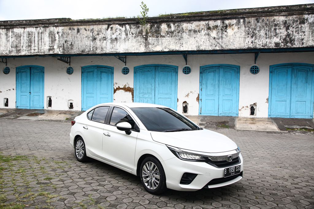 All New Honda City Sedan di kompleks Keraton Surakarta, Kota Solo, Jawa Tengah, Sabtu (18/12/2021).