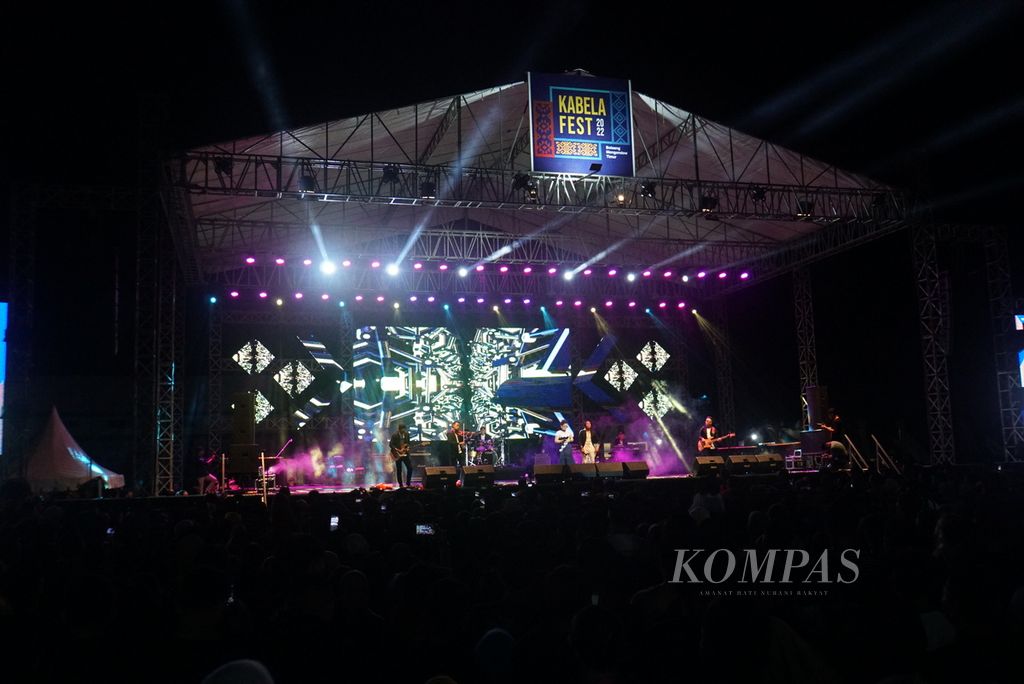 Kabela Fest digelar di Lapangan Gogaluman, Tutuyan, Bolaang Mongondow Timur, Sulawesi Utara, Kamis (21/7/2022), dalam rangka perayaan hari jadi ke-14 kabupaten tersebut.