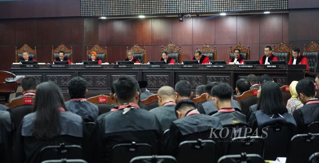 Nine constitutional judges at the Constitutional Court attended a hearing on the decision on the Dispute of Election Results for the Legislative Election in the Main Courtroom of the Constitutional Court, Jakarta, on Tuesday (21/5/2024).