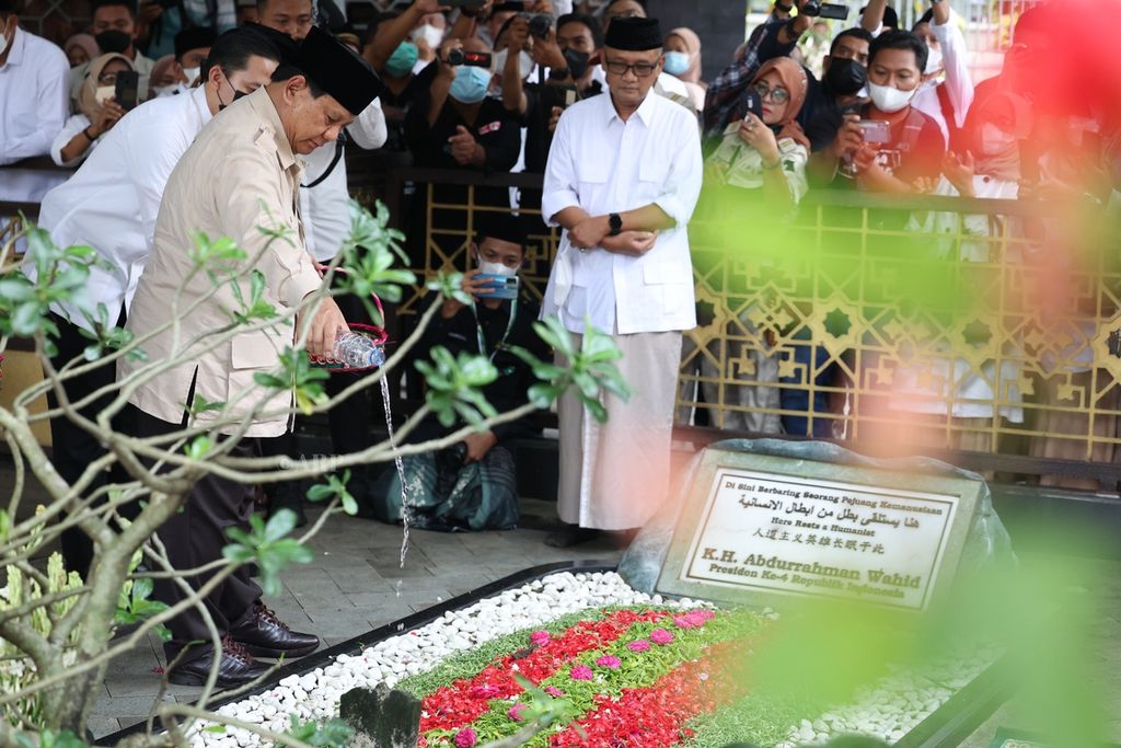 Usai ziarah, Prabowo Subianto sebut Gus Dur sebagai pemimpin visioner, Rabu (4/5/2022).