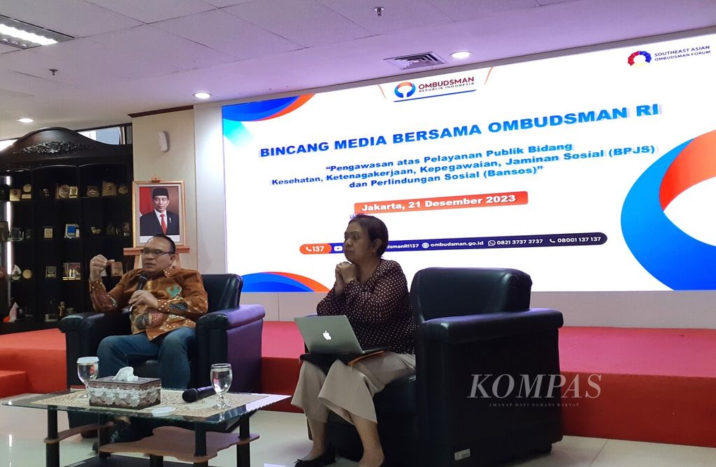 Suasana bincang media ”Pengawasan atas Pelayanan Publik Bidang Kesehatan, Ketenagakerjaan, Kepegawaian, Jaminan Sosial, dan Perlindungan Sosial”, di Kantor Ombudsman RI, Jakarta, Kamis (21/12/2023).
