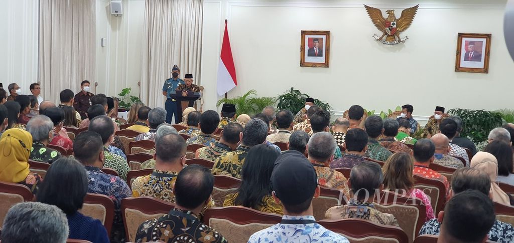 Suasana saat Wakil Presiden Ma'ruf Amin menghadiri acara pengukuhan pengurus Gabungan Pengusaha Kelapa Sawit Indonesia periode 2023-2028 di Istana Wapres, Rabu (12/4/2023).