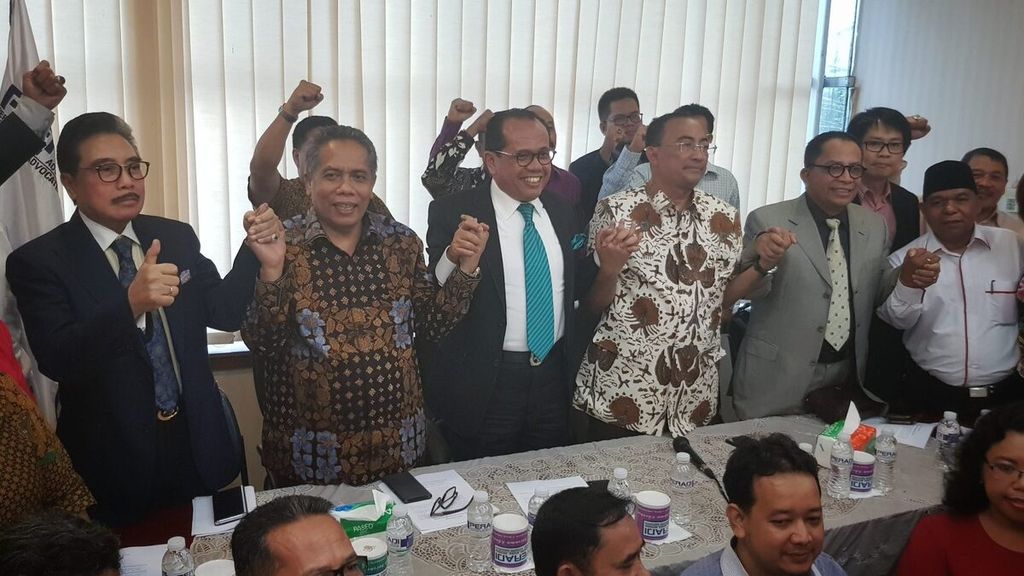 Tim Advokasi untuk Kehormatan Profesi mengadakan konferensi pers, Selasa (20/2/2018), di Kantor LMPP, Jakarta, terkait penyataan dukungan pada advokat Firman Wijaya yang dilaporkan mencemarkan nama baik.