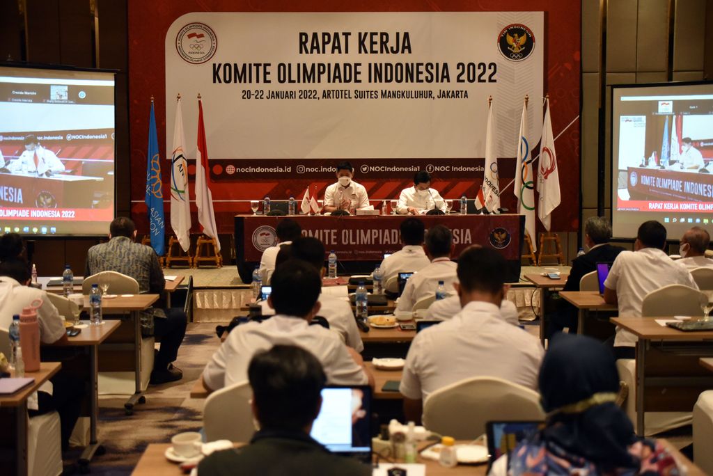 Suasana rapat Kerja Komite Olimpiade Indonesia (KOI) yang dipimpin Ketua Umum Raja Sapta Oktohari, Kamis (20/1/2022) di Jakarta. Rapat itu antara lain membahas padatnya jadwal kejuaraan olahraga internasional di dalam maupun luar negeri, KOMPAS/ADRIAN FAJRIANSYAH