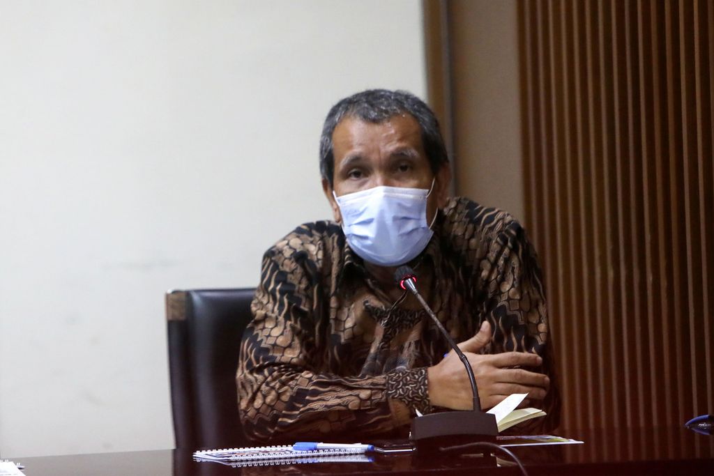 Deputi Pencegahan KPK Pahala Nainggolan saat konferensi pers di Gedung KPK, Jakarta, Kamis (22/4/2021).