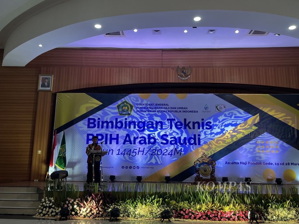 Wakil Menteri Agama Saiful Rahmat Dasuki membuka acara Bimbingan Teknis Panitia Penyelenggara Ibadah Haji (PPIH) Arab Saudi, Selasa (19/3/2024) malam, di Asrama Haji, Jakarta.