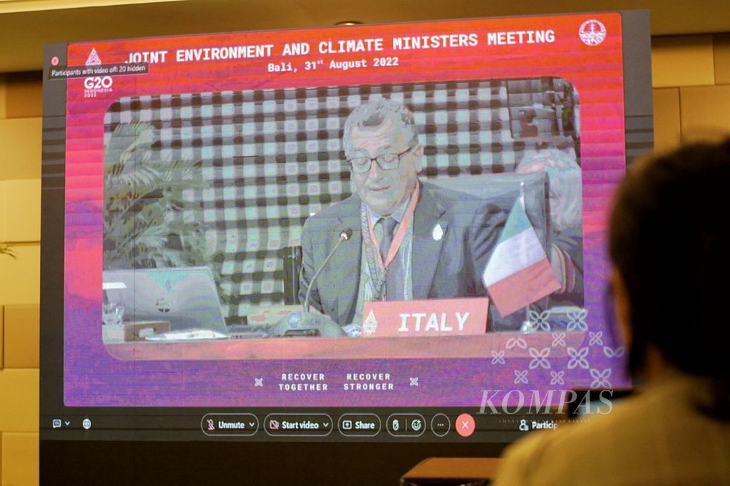 Director General for European and International Affairs Italia Alessandro Modiano saat memberikan sambutan dalam Pertemuan Tingkat Menteri Lingkungan Hidup dan Iklim negara-negara G20 (JECMM) telah berlangsung di Nusa Dua, Bali, Rabu (31/8/2022). 