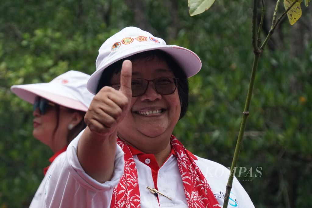 Menteri Lingkungan Hidup dan Kehutanan Siti Nurbaya Bakar di Manado, Sulawesi Utara, Senin (9/7/2019).