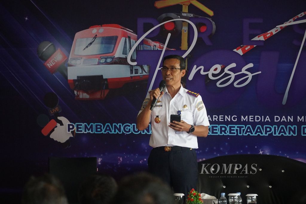 Head of the Padang Class II Railway Technical Office, Supandi, gave a statement during a media tour at the Minangkabau International Airport Station, Padang Pariaman Regency, West Sumatra, on Tuesday (21/11/2023).