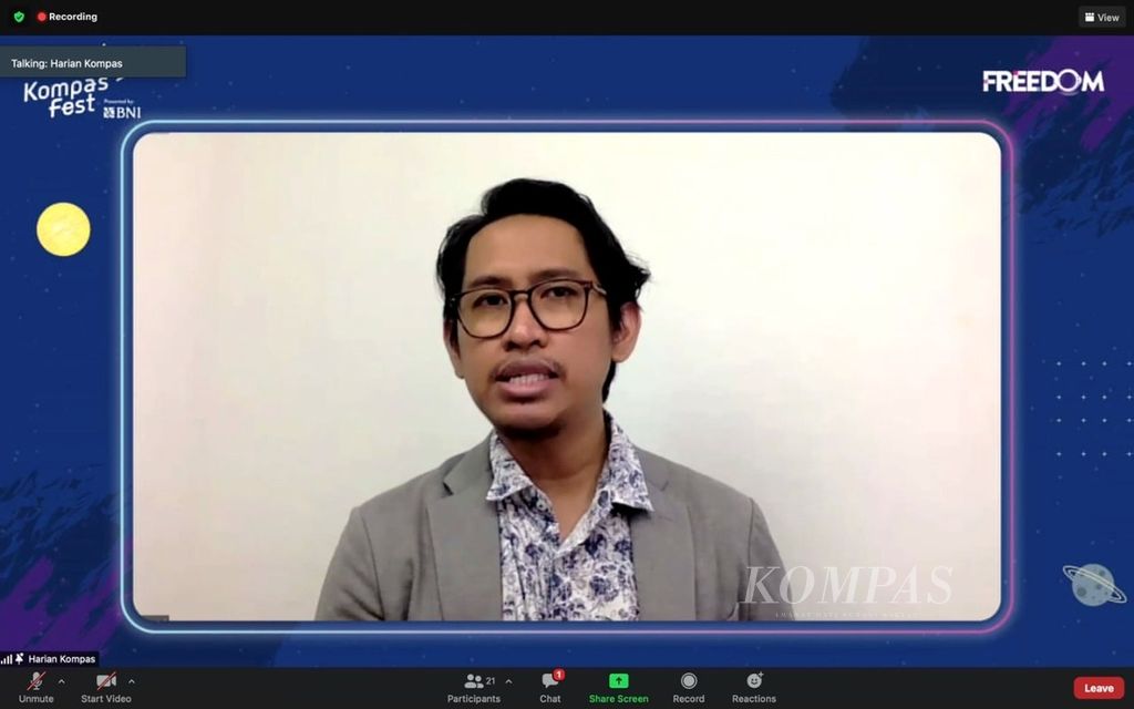 Personal Finance Enthusiast Dani Rachmat berbicara dalam kelas daring bertajuk ”No More Fear, It’s Time For FIRE” yang menjadi salah satu rangkaian kegiatan Kompasfest 2022 Presented by BNI yang digelar di Jakarta, Sabtu (20/8/2022).